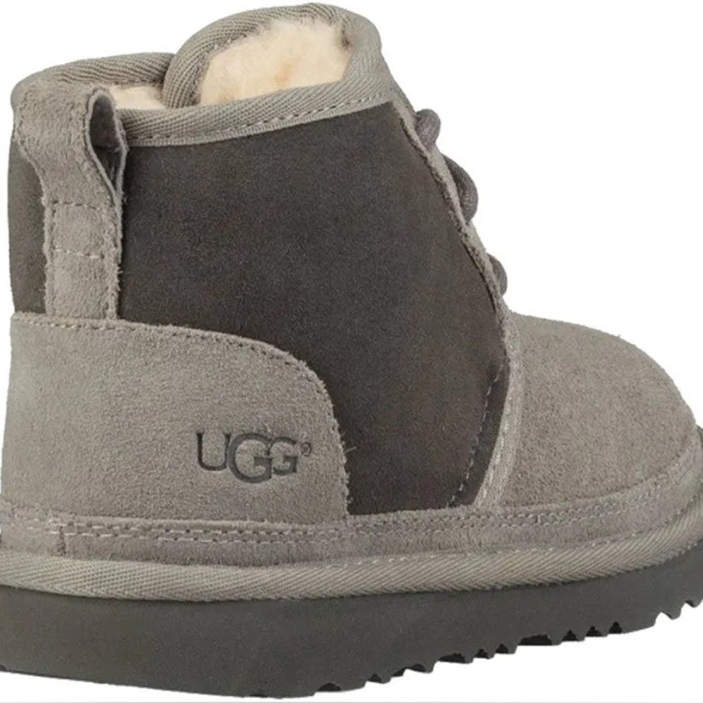 UGG Neumel II Chukka Boots Gray Youth Boys Size 5 Sheepskin Suede - Picture 1 of 10